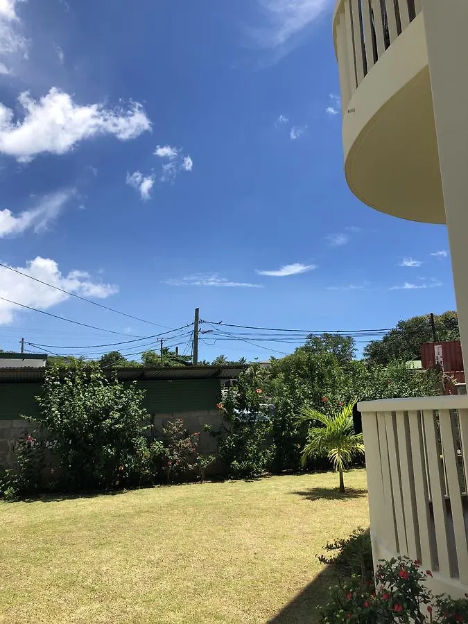 Flower Garden Self-Catering Apartments Victoria