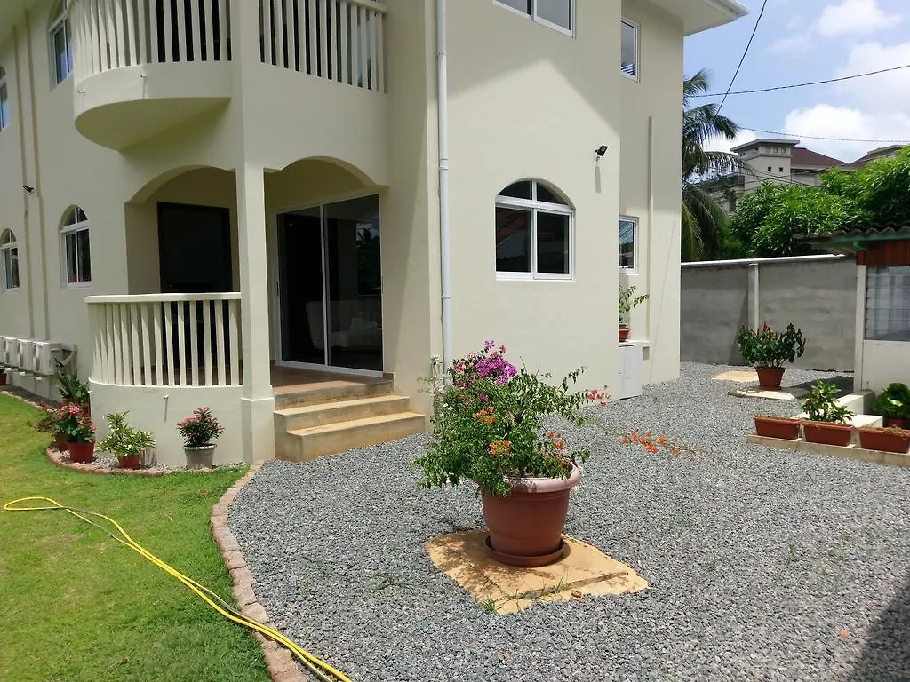 Flower Garden Self-Catering Apartments Victoria Beau Vallon (Mahe)
