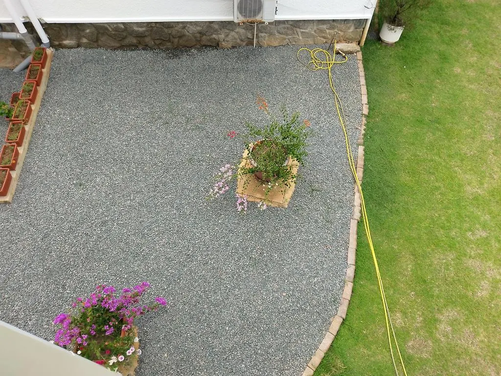 Flower Garden Self-Catering Apartments Victoria