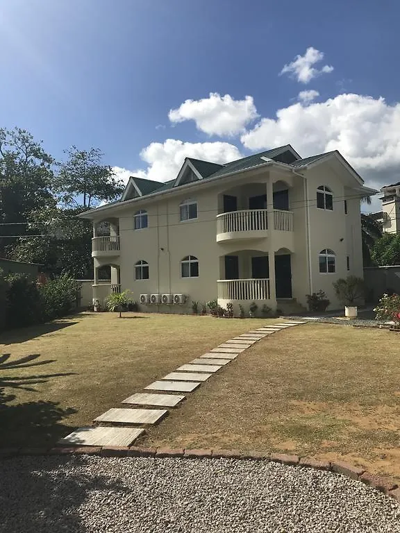Flower Garden Self-Catering Apartments Victoria  Beau Vallon (Mahe)